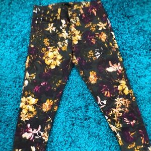 Floral skinny jeans size 04 (US) 36 (EUR)